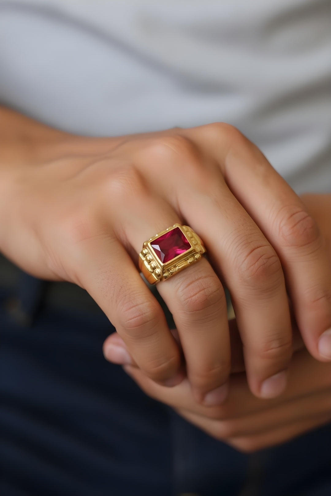 Anel Zircónia Vermelha Ouro