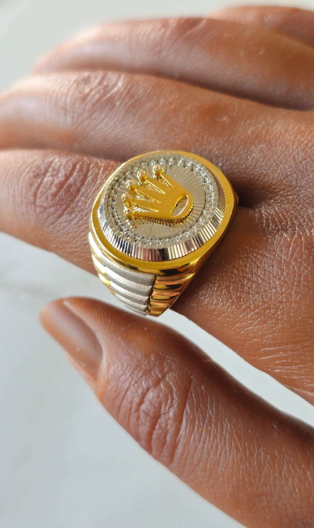 Gold Ring R