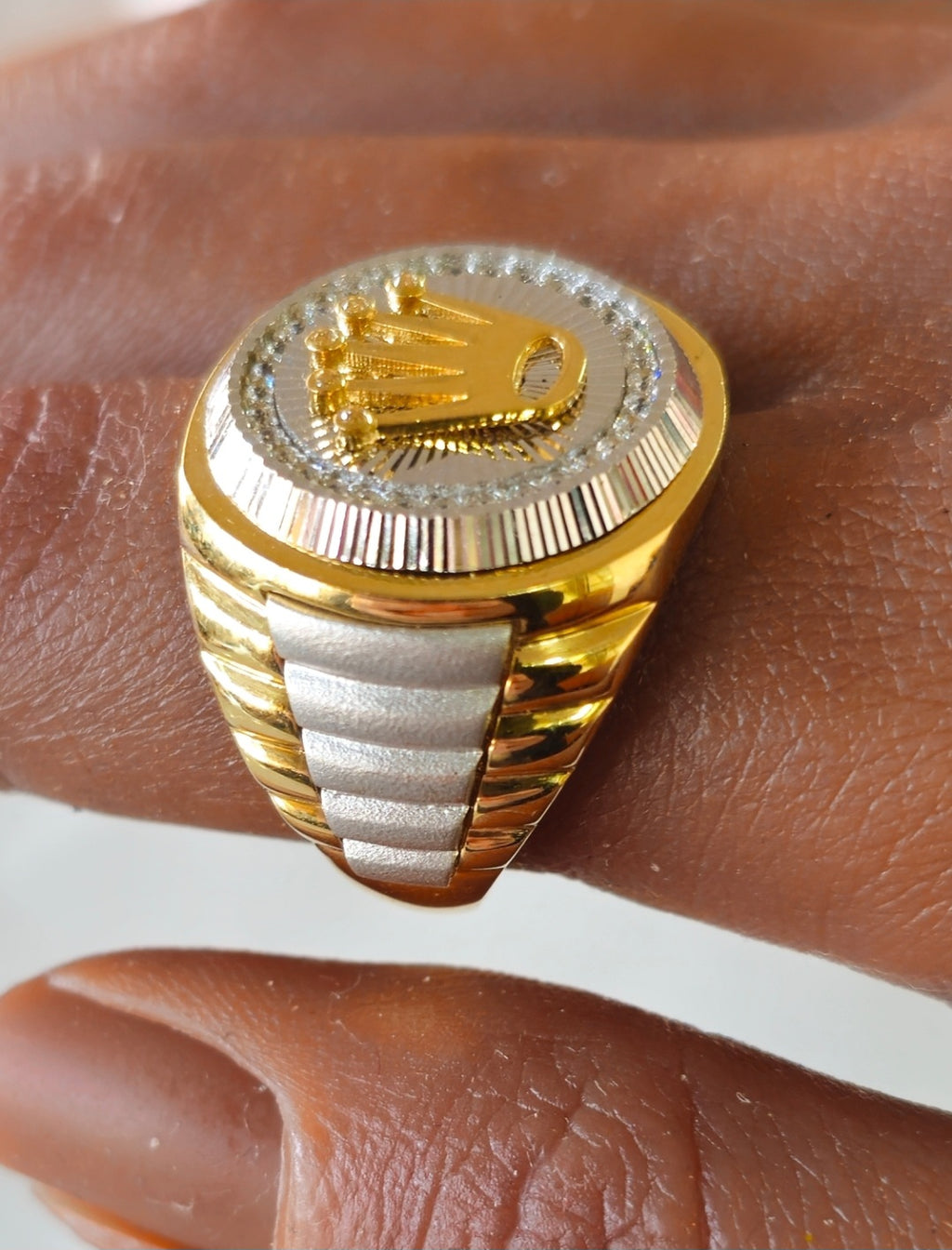 Gold Ring R