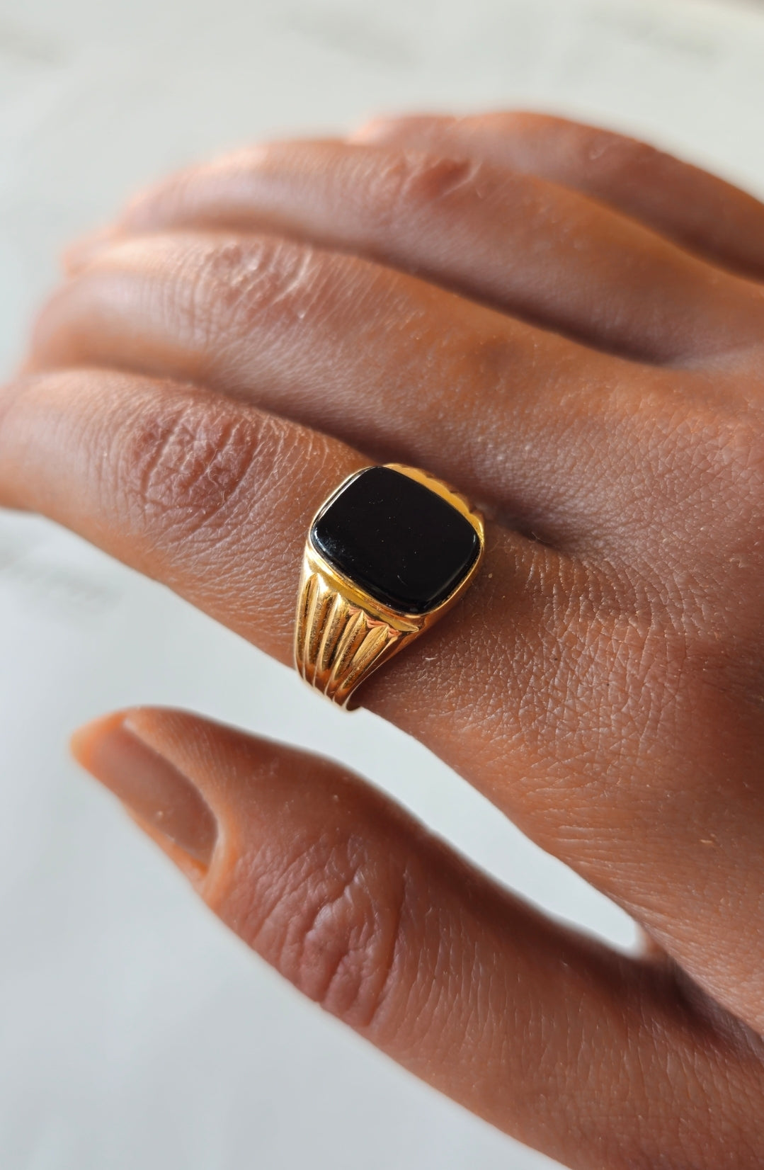 Bague en or et onyx