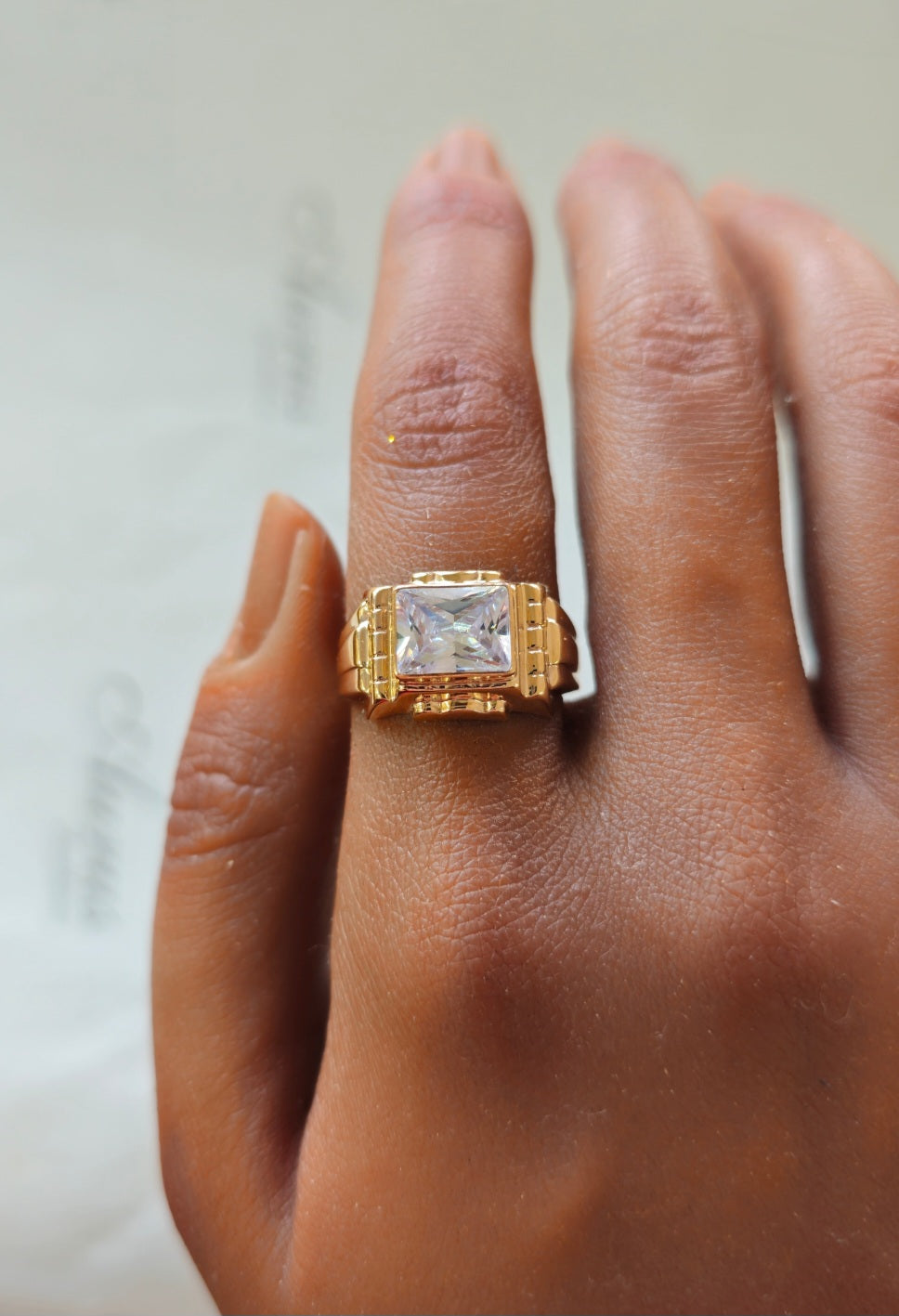 Anel Zircónia Branca Ouro