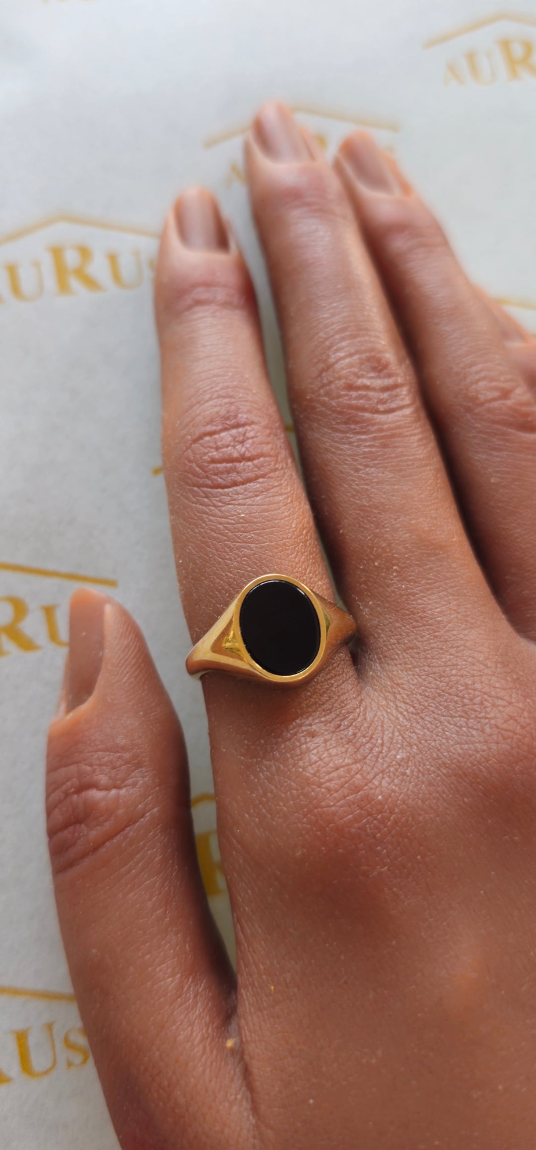 Bague en or et pierre d'onyx