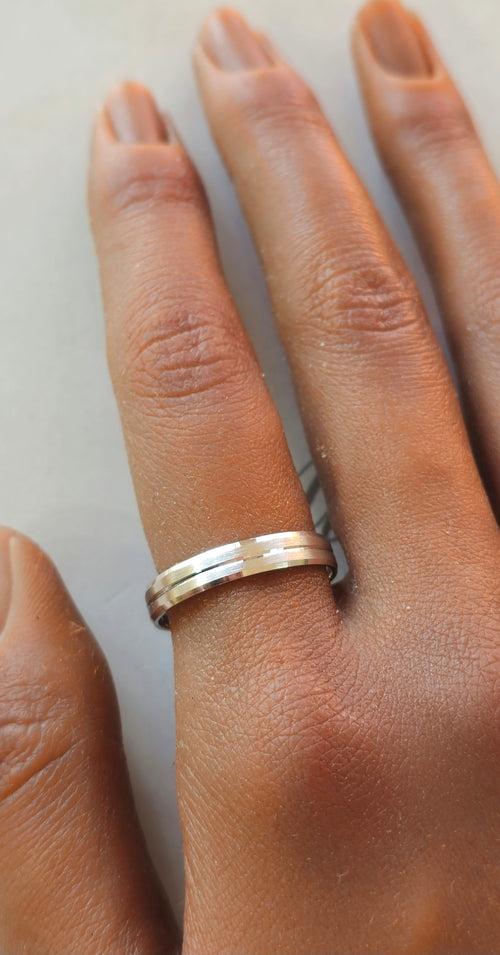 Alliance en argent de 4 mm