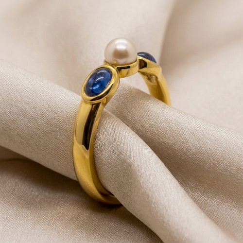 Ring C / Pearl and Sapphire Gold