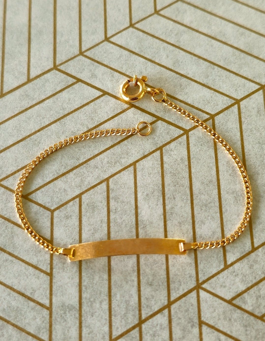 Bracelet avec plaque en or pour enfants