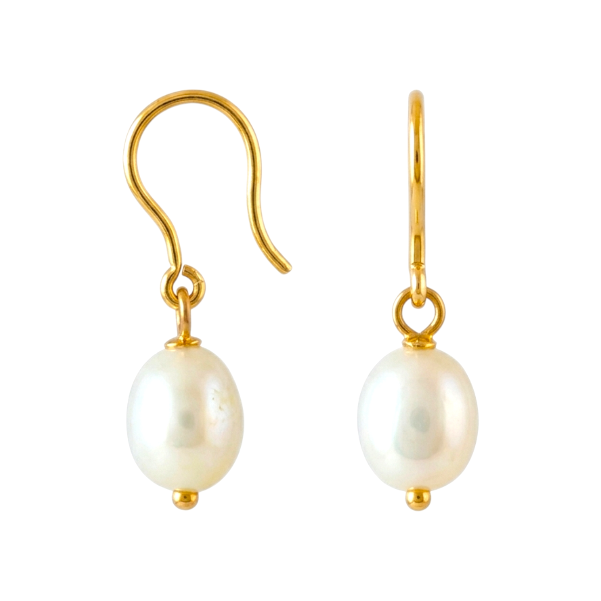 Des boucles d'oreilles en or 